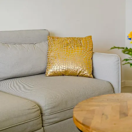 Apartment Blue Gold Escape In Ocean Garden *